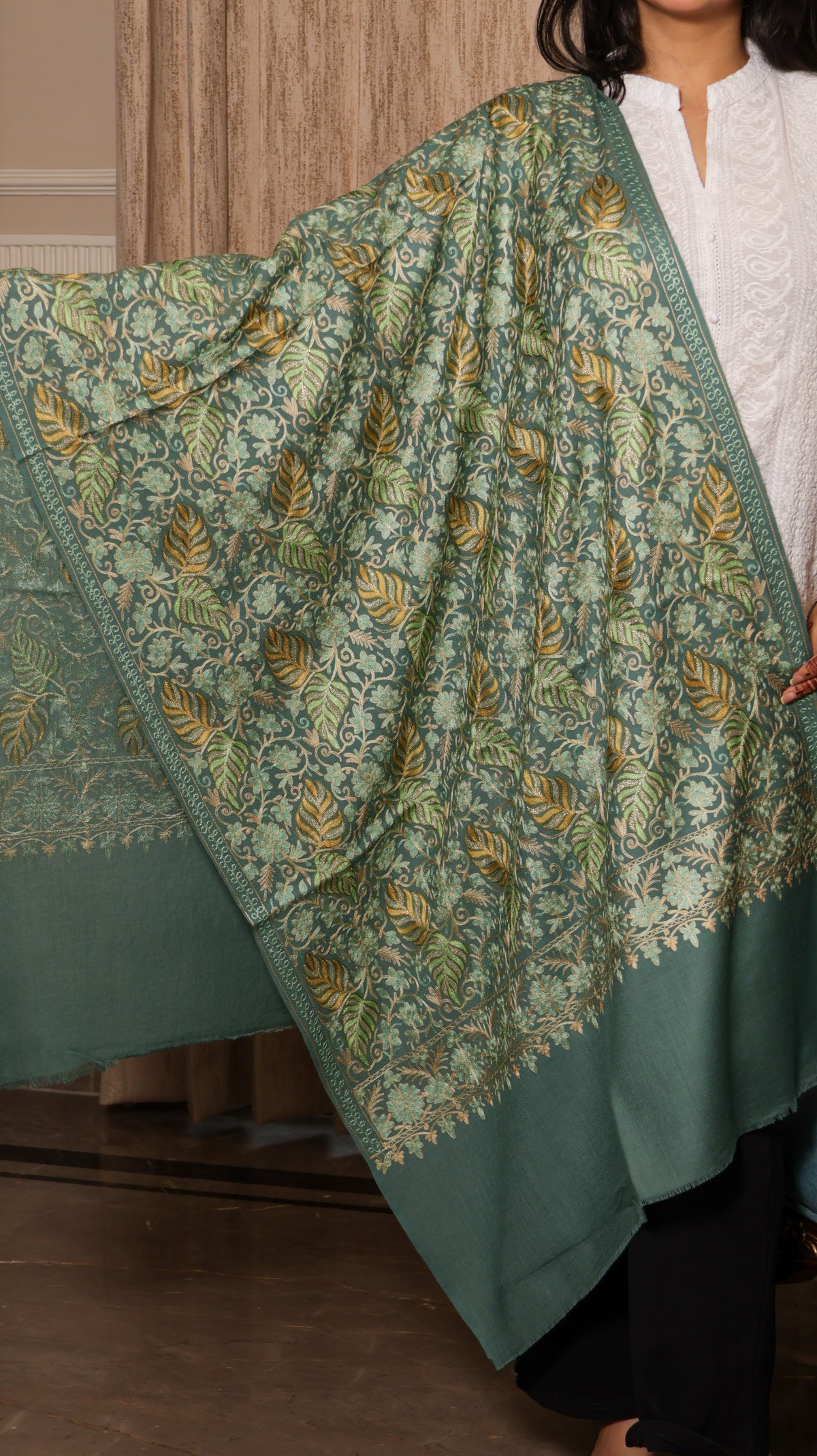 100% Pure wool 2 Leaf Floral jama Embroidery Stole