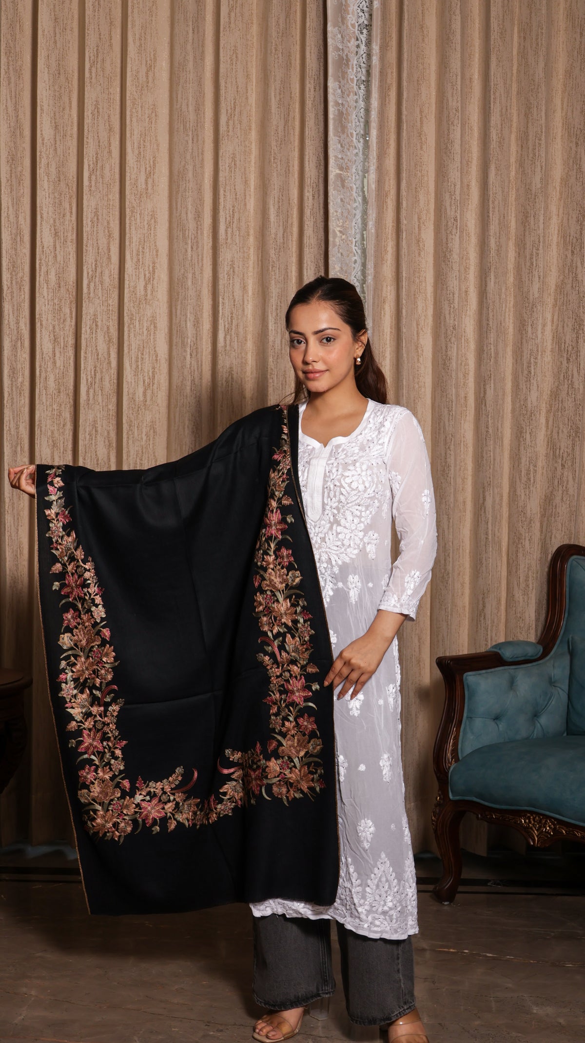 100% Finewool Midnight Blossom Embroidery Stole