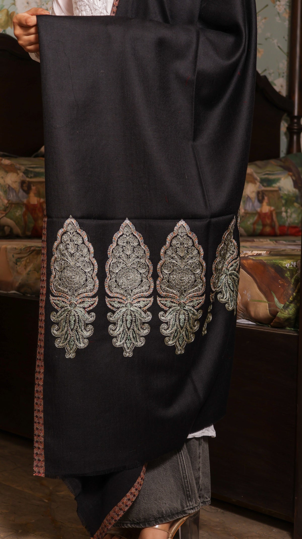 100% Pure Wool Side Kani Nalki embroidery Stole