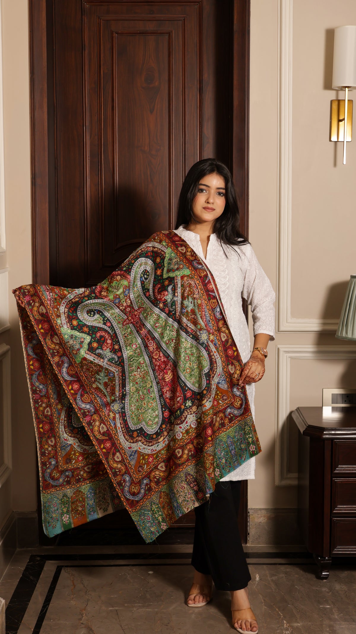 100% pure wool Kashmiri Kalamkari Embroidery Paisley stole
