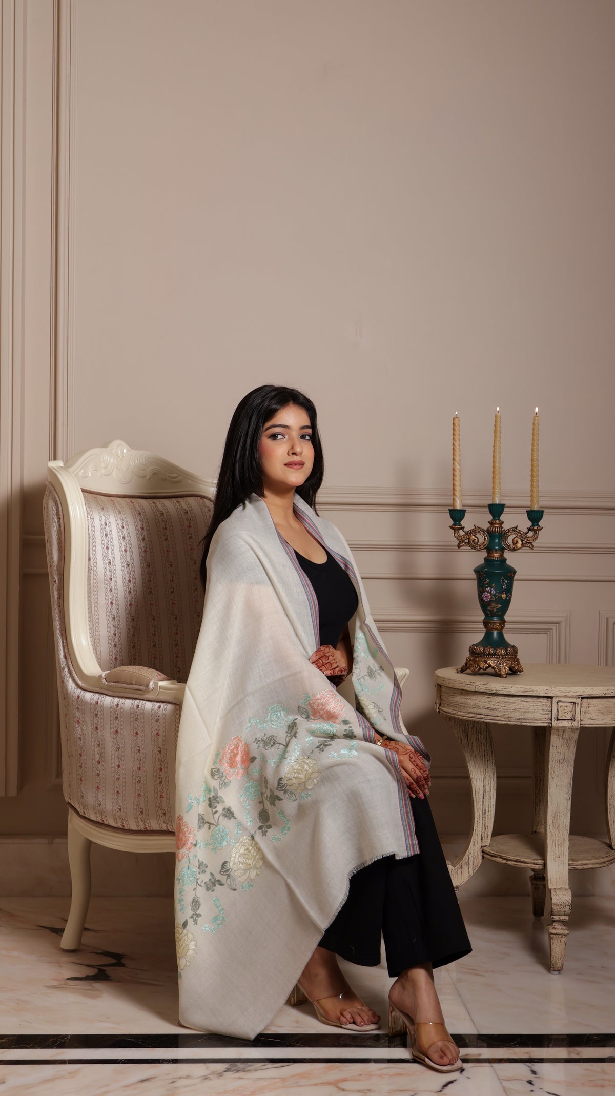 100% Pure Wool Side Kani Floral Pattern Embroidery stole