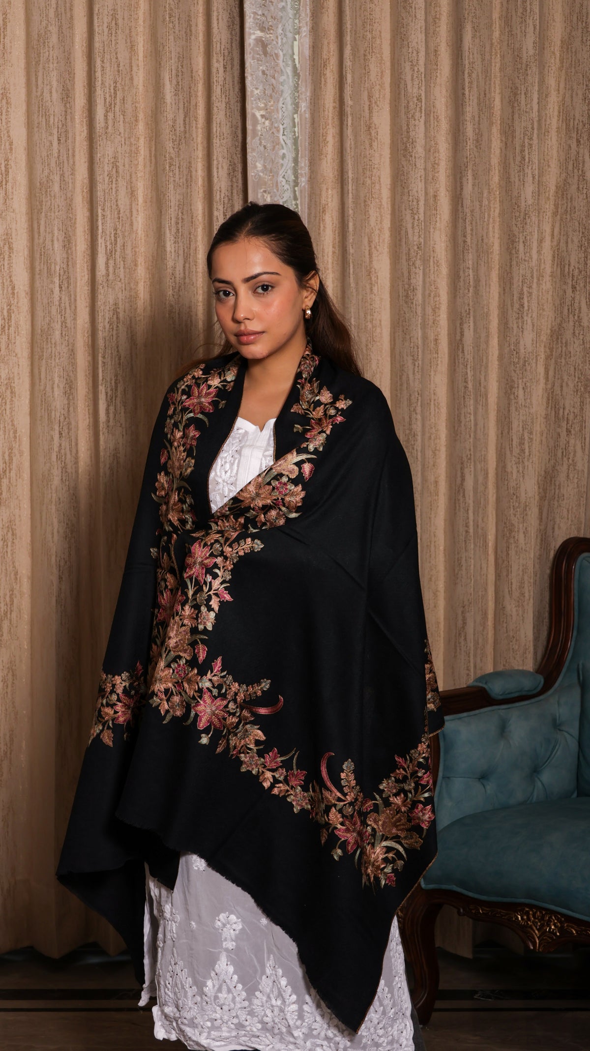 100% Finewool Midnight Blossom Embroidery Stole