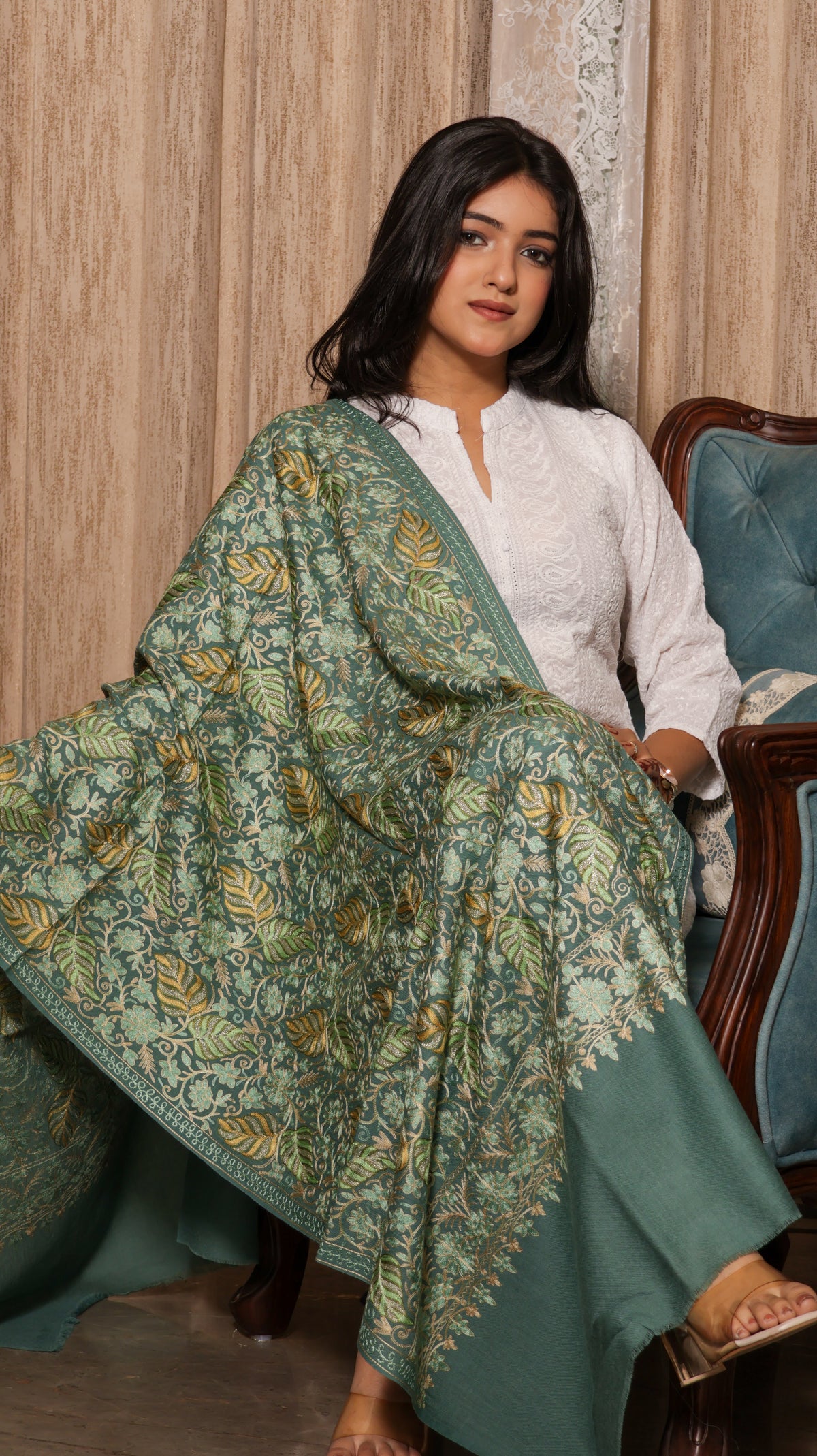 100% Pure wool 2 Leaf Floral jama Embroidery Stole