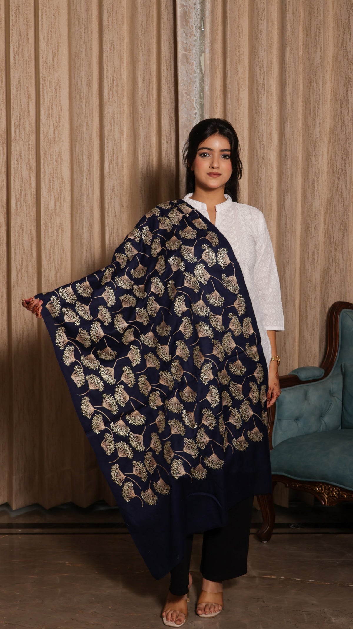 100% finewool Noir Golden Leaf Embroidery Stole