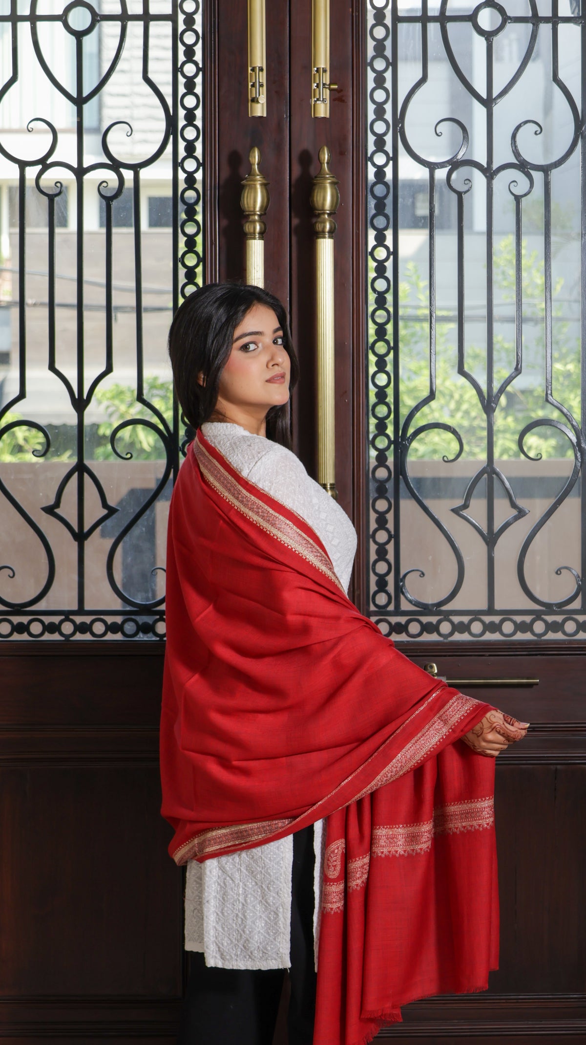 Pure Wool Zari Kashmiri Paisley Embroidery Shawl Light And Warm