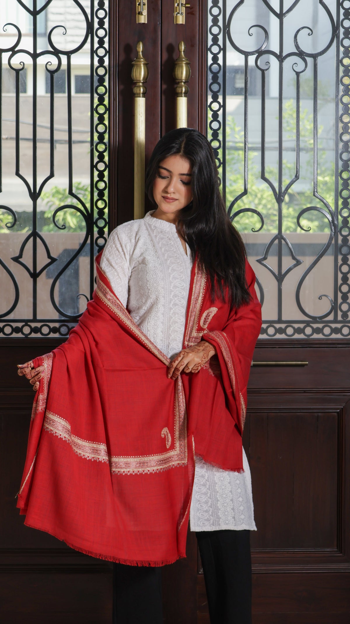 Pure Wool Zari Kashmiri Paisley Embroidery Shawl Light And Warm