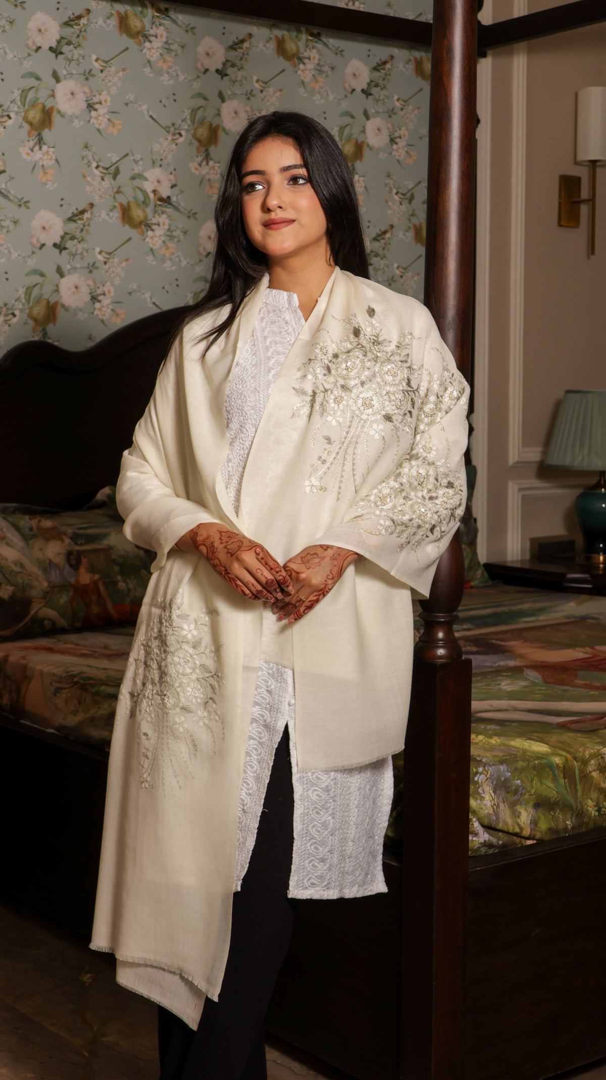100% Pure Wool Nalki Embroidered Stole with Handwork