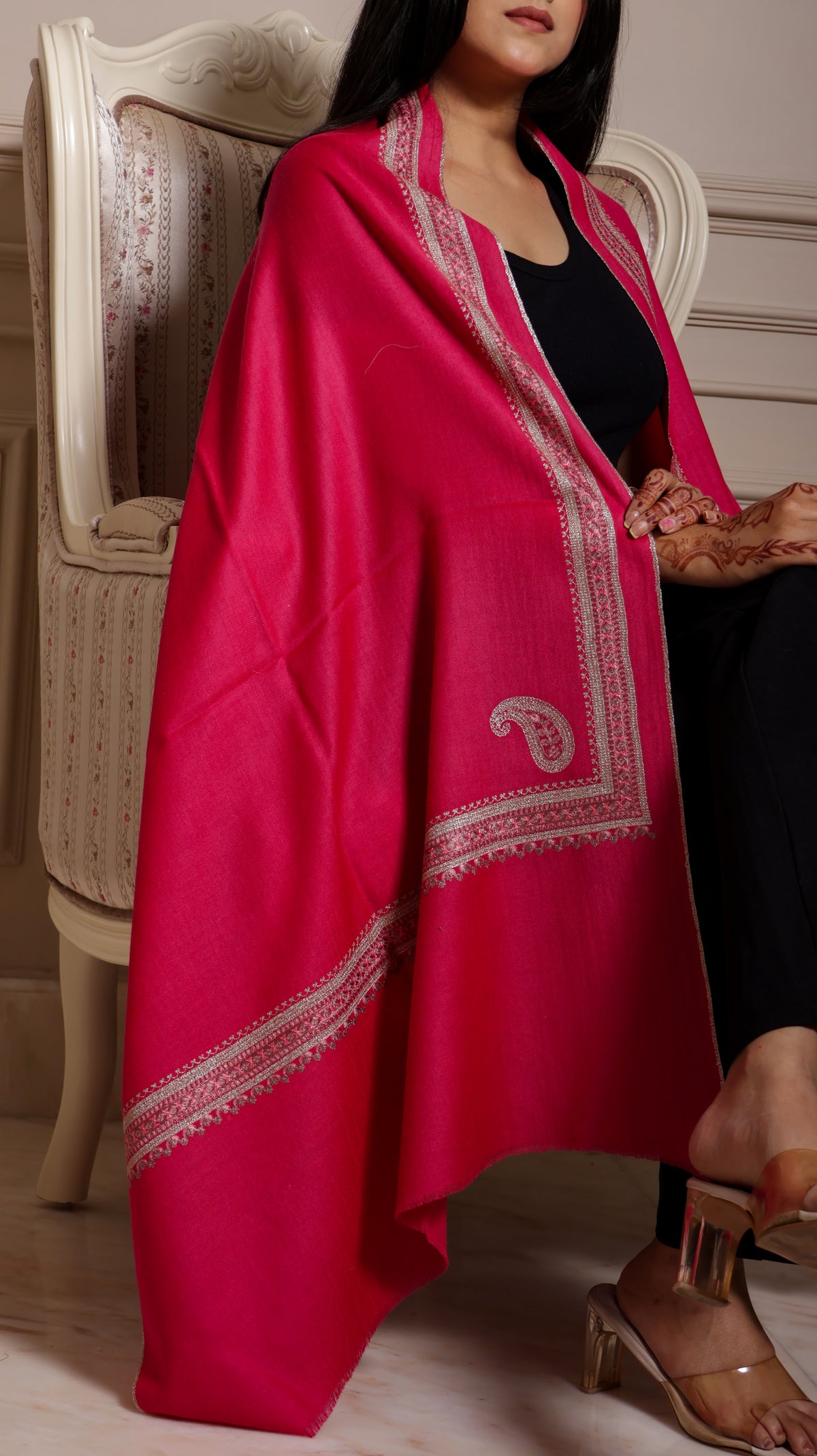 100%Pure Wool Elegant Nalki Embroidery Stole