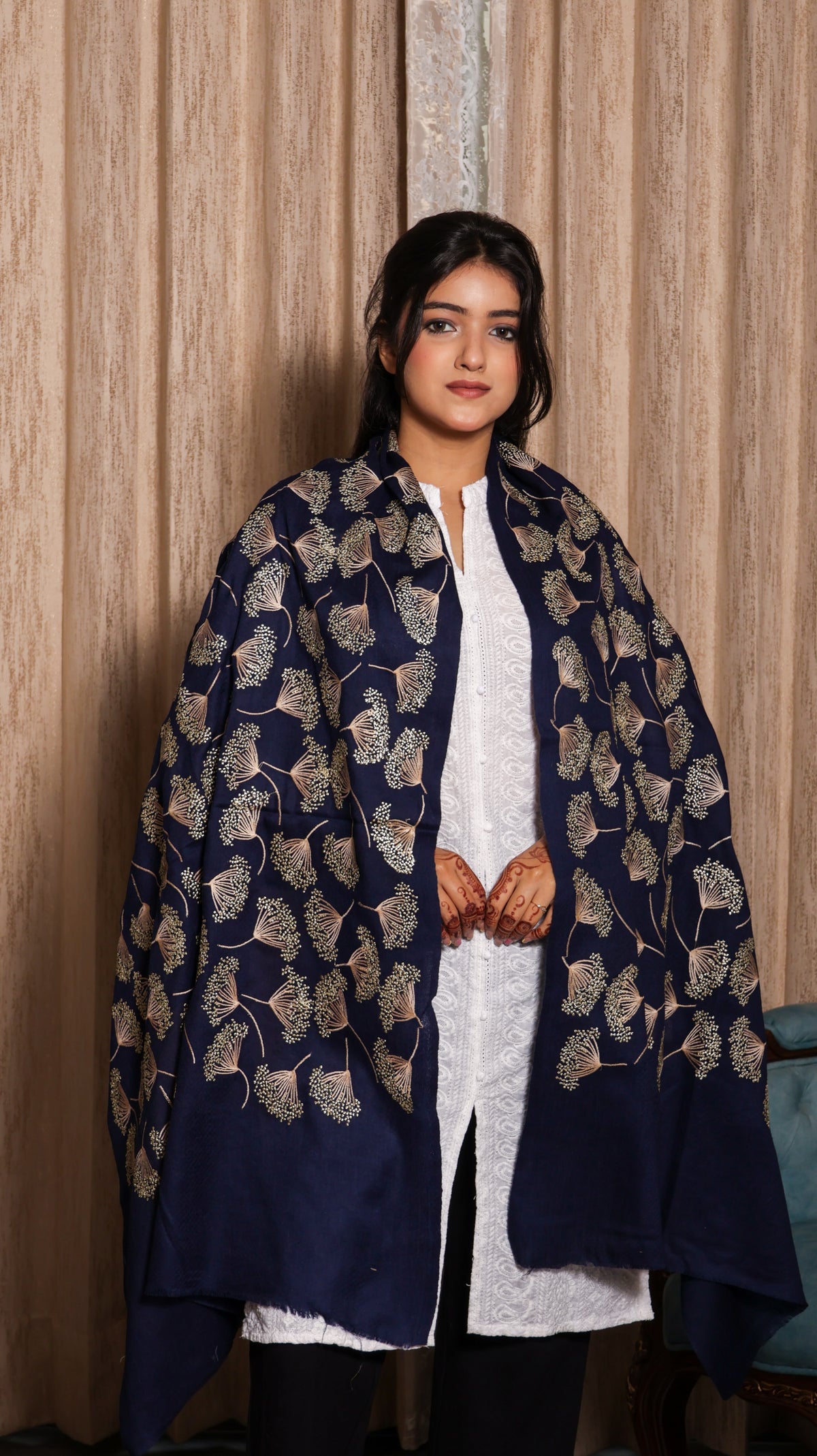 100% finewool Noir Golden Leaf Embroidery Stole