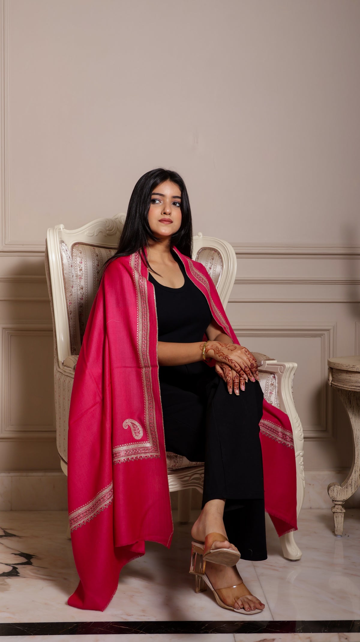 100%Pure Wool Elegant Nalki Embroidery Stole