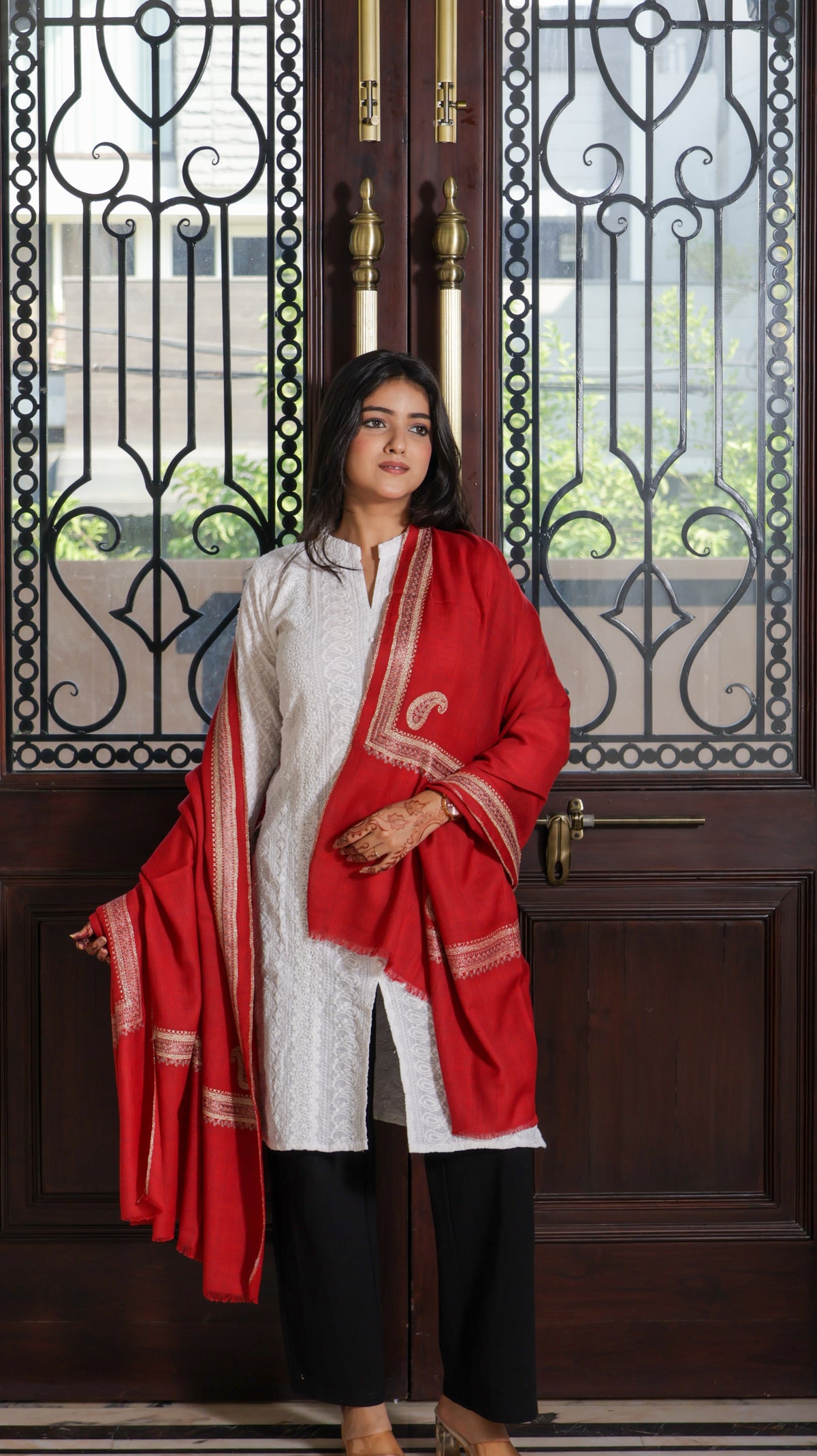 Pure Wool Zari Kashmiri Paisley Embroidery Shawl Light And Warm